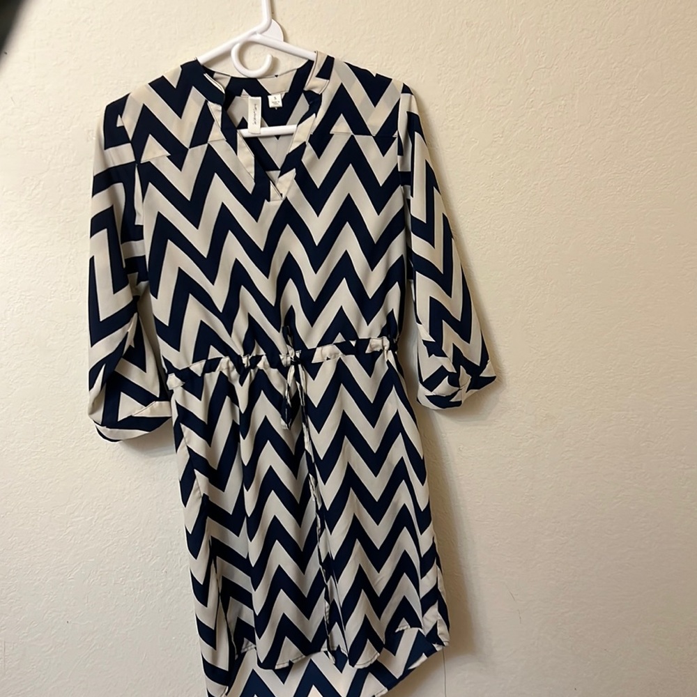 3/4 sleeve chevron dress